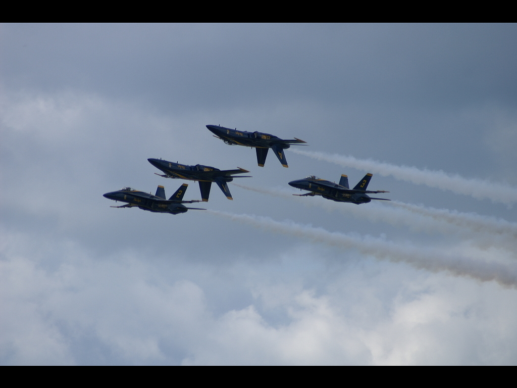 Thunder Over Michigan 2009 II 100r.jpg